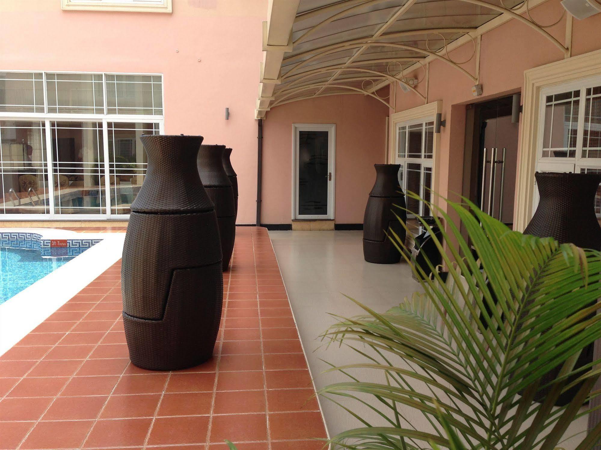 איקג'ה Grandbee Suites מראה חיצוני תמונה